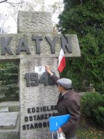         Pomnik  Ofiar  Katynia